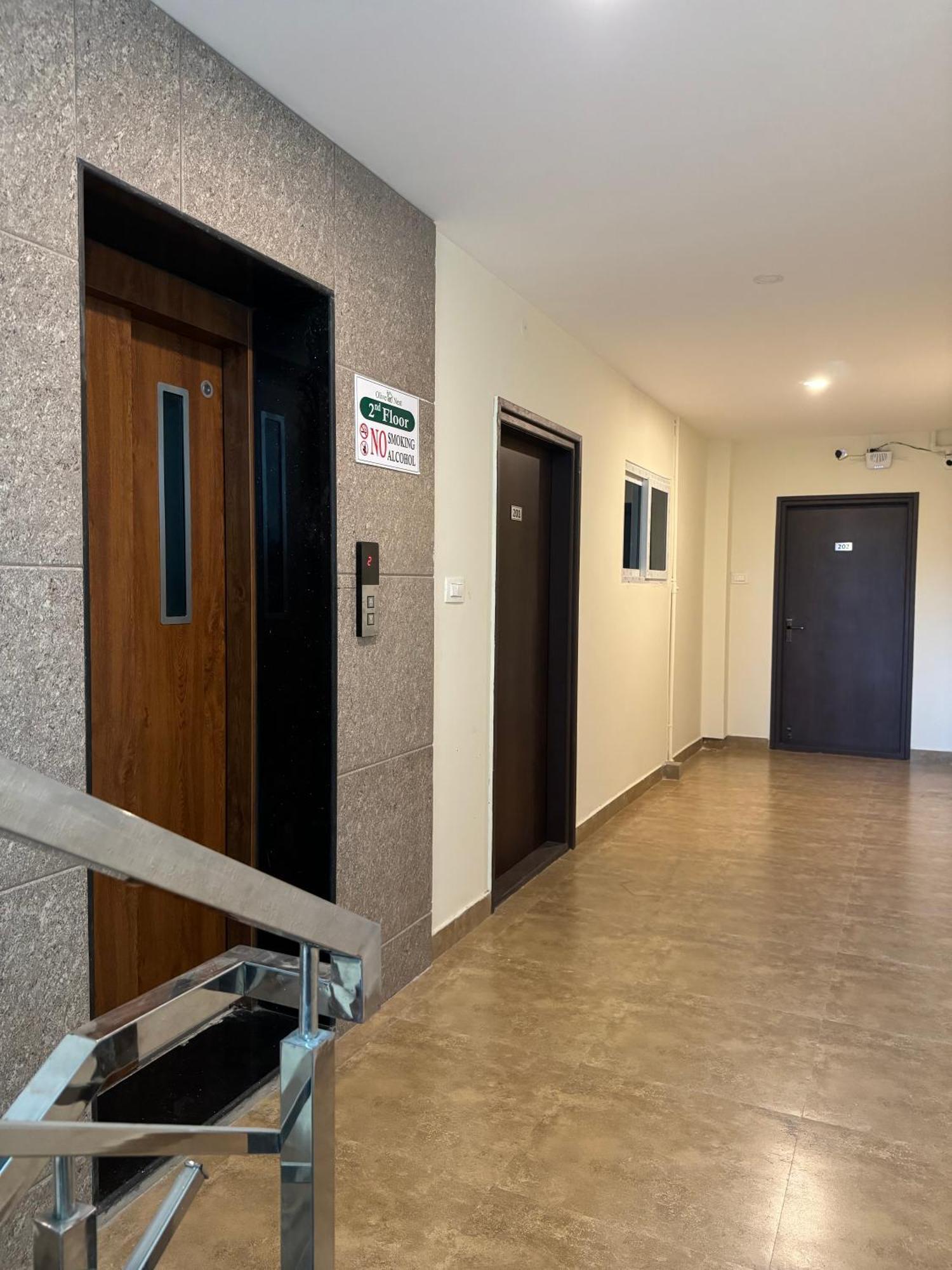 Olive Nest- Tirupati Bus Stand- 300 Meters, Railway Station- 400 Meters Hotel ภายนอก รูปภาพ
