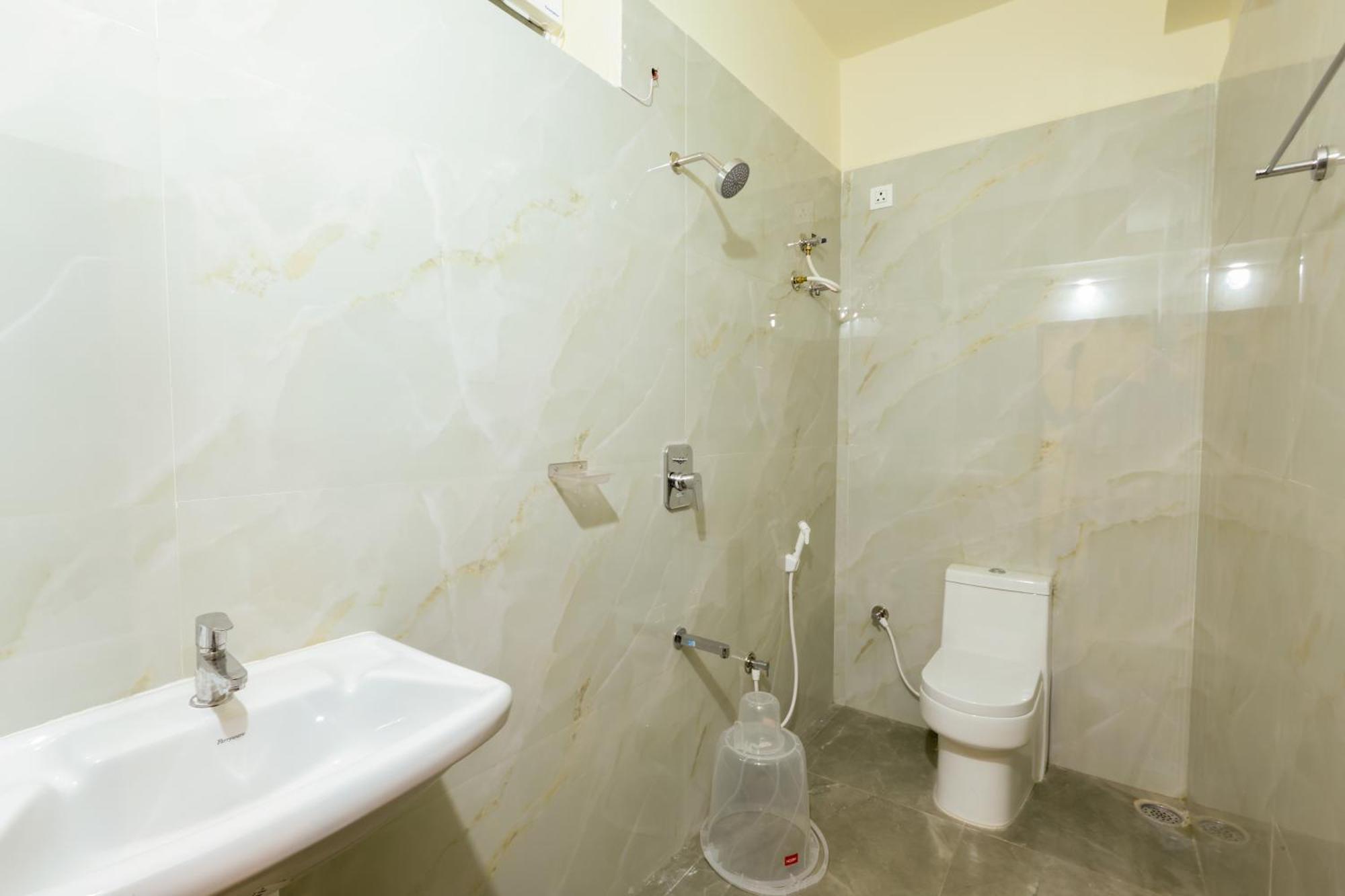 Olive Nest- Tirupati Bus Stand- 300 Meters, Railway Station- 400 Meters Hotel ภายนอก รูปภาพ
