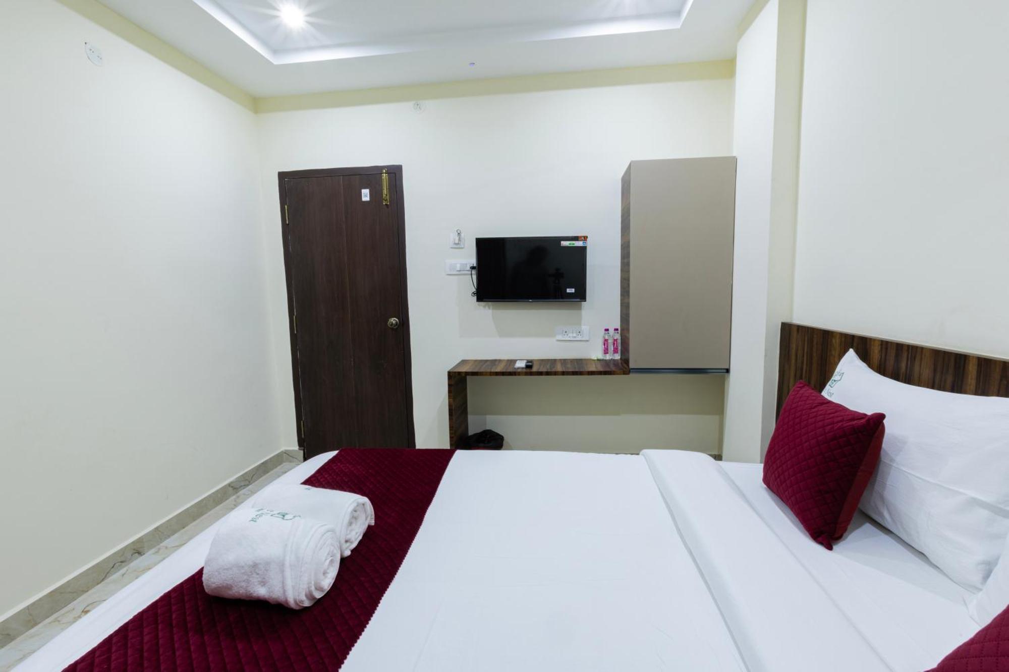 Olive Nest- Tirupati Bus Stand- 300 Meters, Railway Station- 400 Meters Hotel ภายนอก รูปภาพ