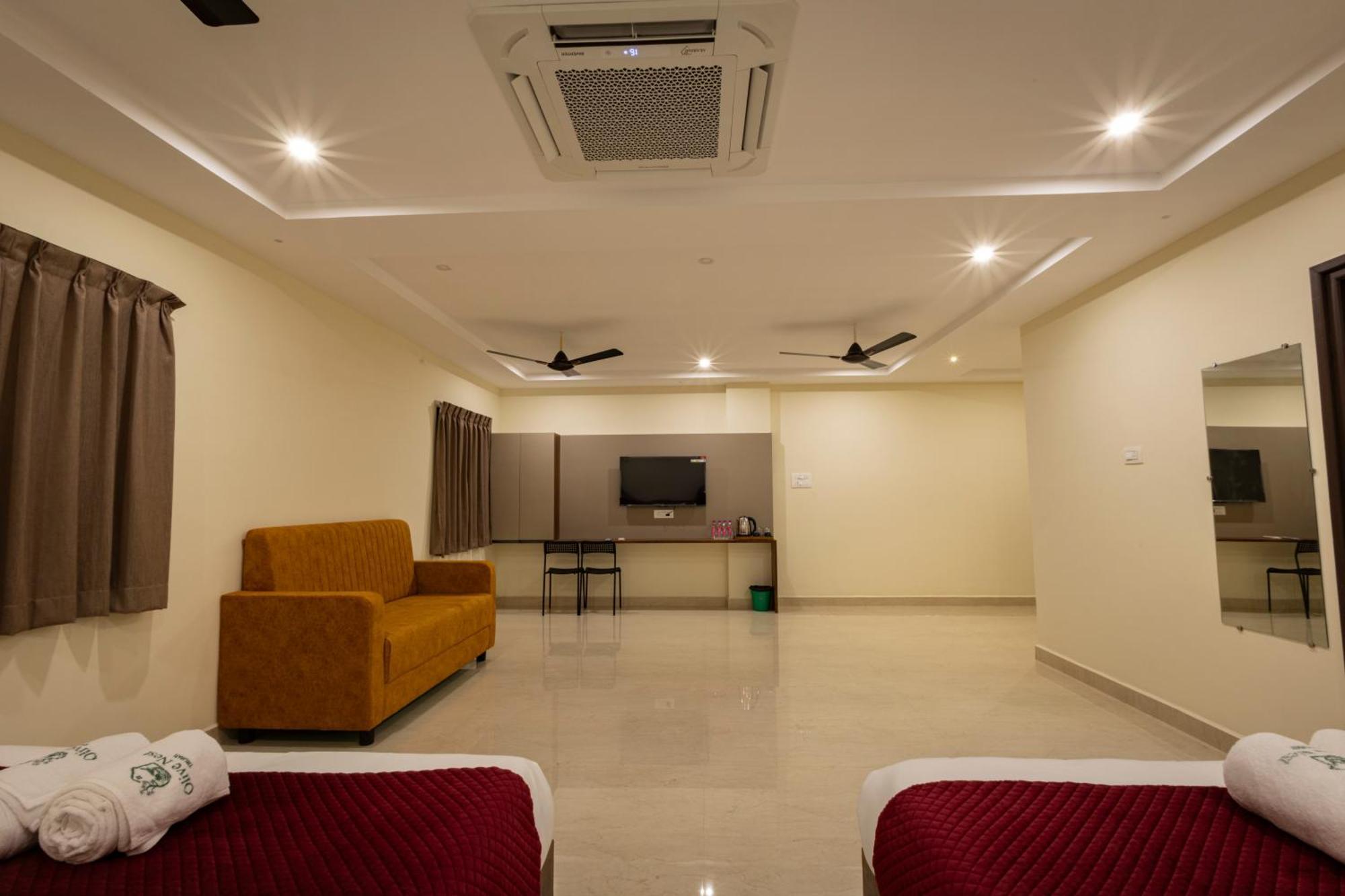Olive Nest- Tirupati Bus Stand- 300 Meters, Railway Station- 400 Meters Hotel ภายนอก รูปภาพ